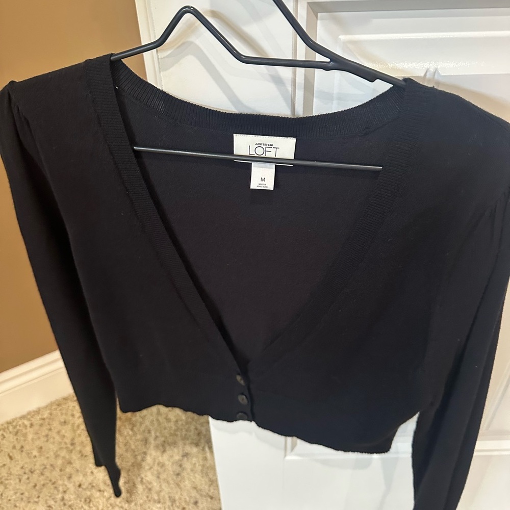 Ann Taylor Loft Black Mid Sweater Size Medium. New